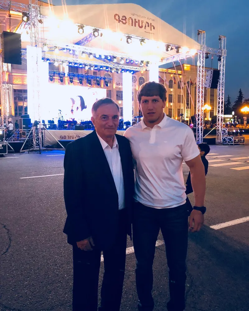 @arturaleksanyan_ — Artur Aleksanyan